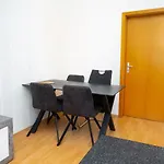3 Monteurwohnung Max 5 Personen 아파트 알자이