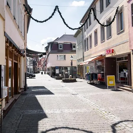 70 M² Innenstadt Monteurwohnung Max. 5 Personen Apartment *