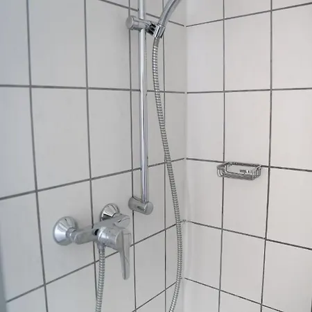 70 M² Innenstadt Monteurwohnung Max. 5 Personen Apartment