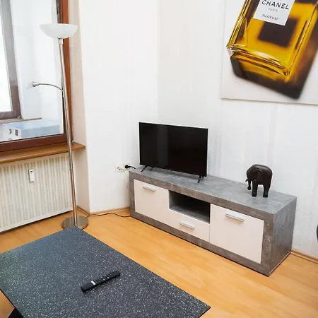 70 M² Innenstadt Monteurwohnung Max. 5 Personen * Alzey