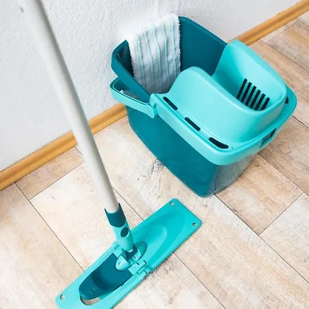 70 M² Innenstadt Monteurwohnung Max. 5 Personen