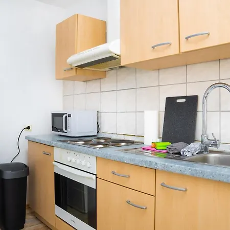 Apartment 70 M² Innenstadt Monteurwohnung Max. 5 Personen *