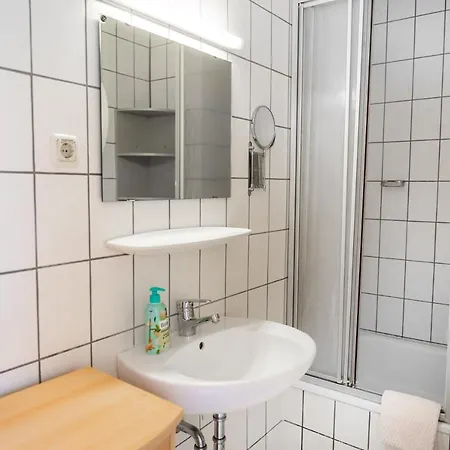 Apartment 70 M² Innenstadt Monteurwohnung Max. 5 Personen Alzey